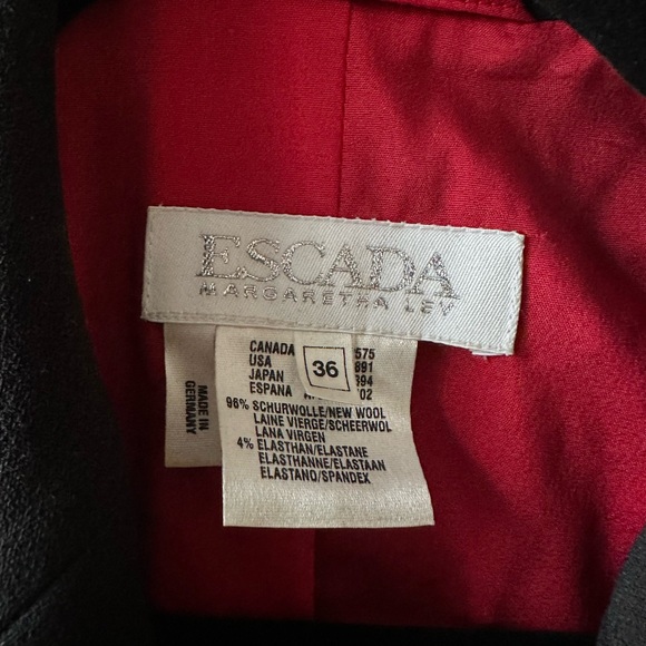 ESCADA MARGARETHA LEY VINTAGE BLACK BLAZER RED TRIM RED INTERIOR DETAILS - Picture 6 of 9